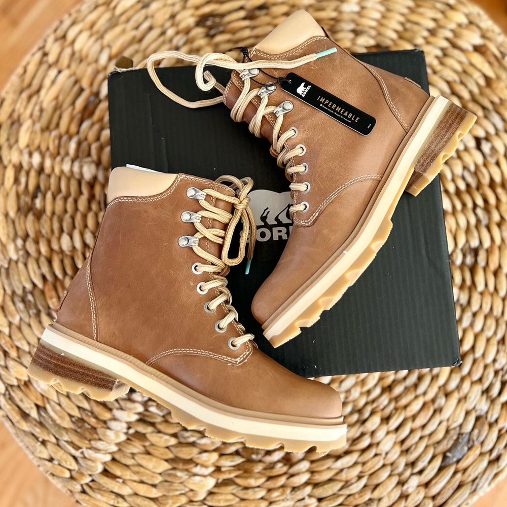 SOLD *NWT* Sorel Lennox STKD lace-up boot
